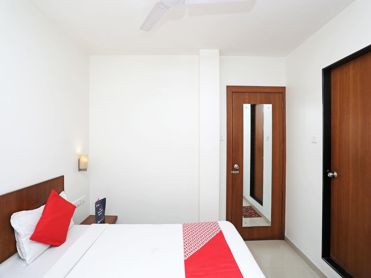 Oyo 1194 Hotel Gulmohr ปูเน่ ภายนอก รูปภาพ