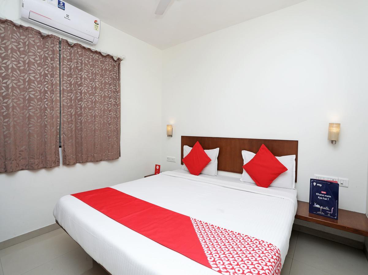 Oyo 1194 Hotel Gulmohr ปูเน่ ภายนอก รูปภาพ