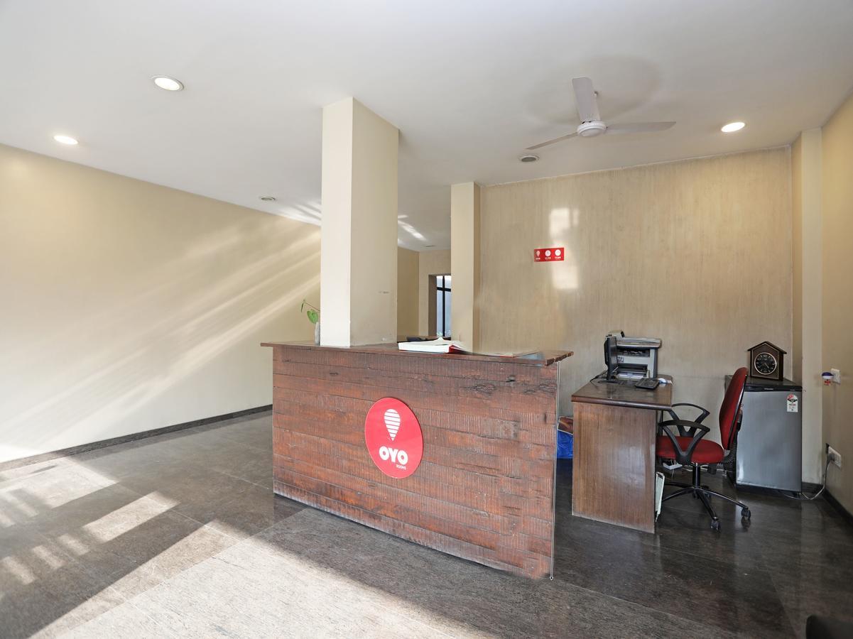 Oyo 1194 Hotel Gulmohr ปูเน่ ภายนอก รูปภาพ