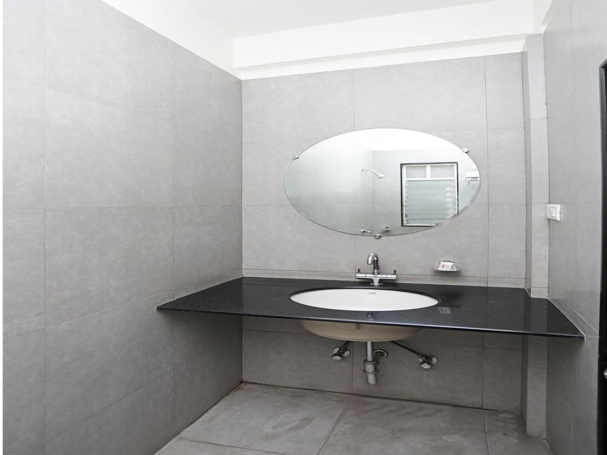 Oyo 1194 Hotel Gulmohr ปูเน่ ภายนอก รูปภาพ