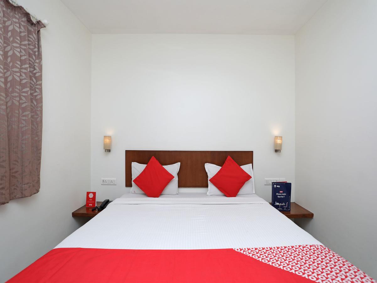 Oyo 1194 Hotel Gulmohr ปูเน่ ภายนอก รูปภาพ