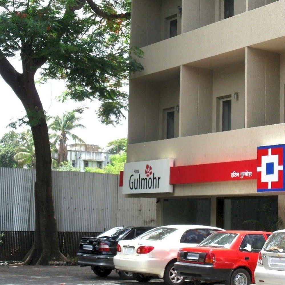 Oyo 1194 Hotel Gulmohr ปูเน่ ภายนอก รูปภาพ